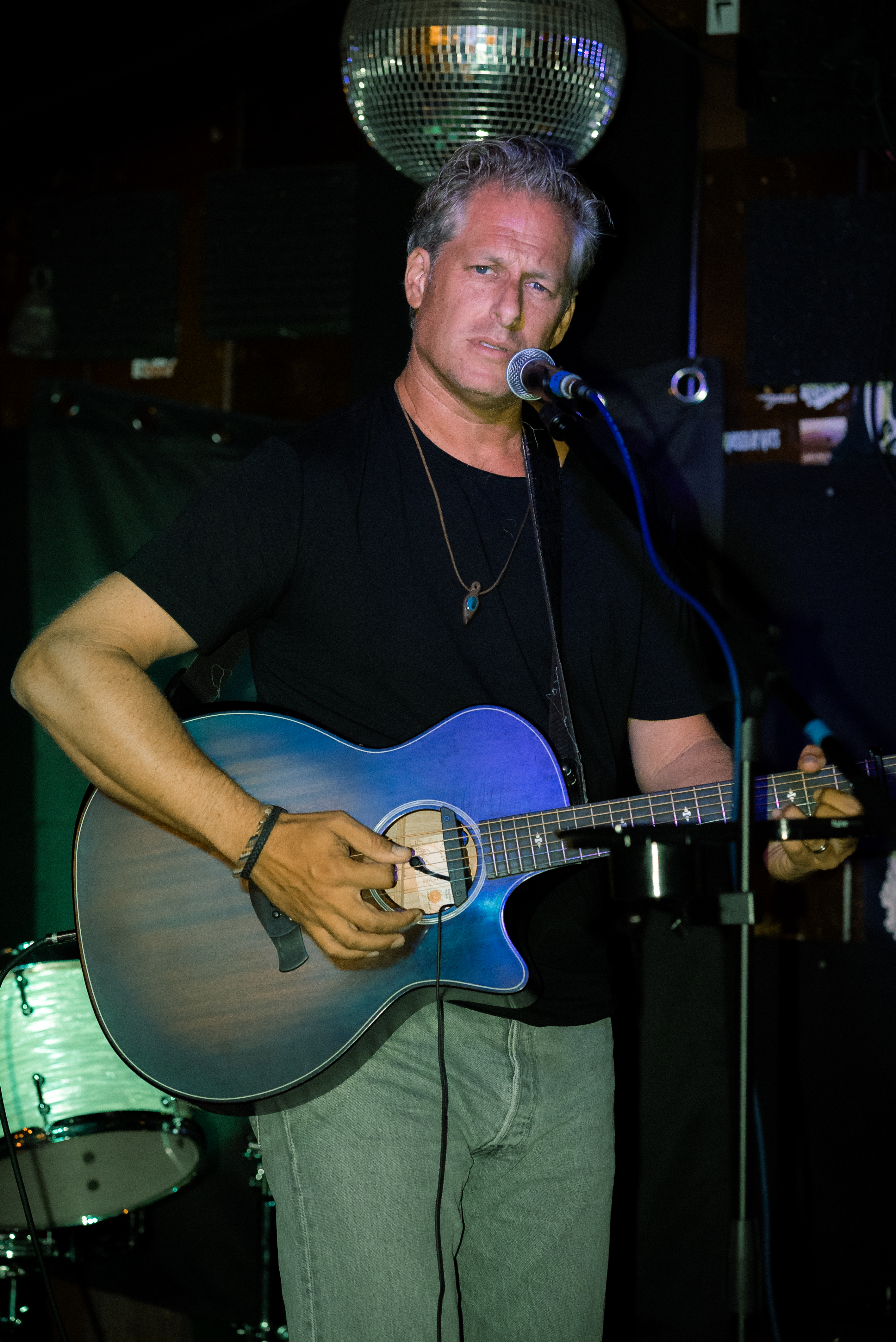 Pascal performing live