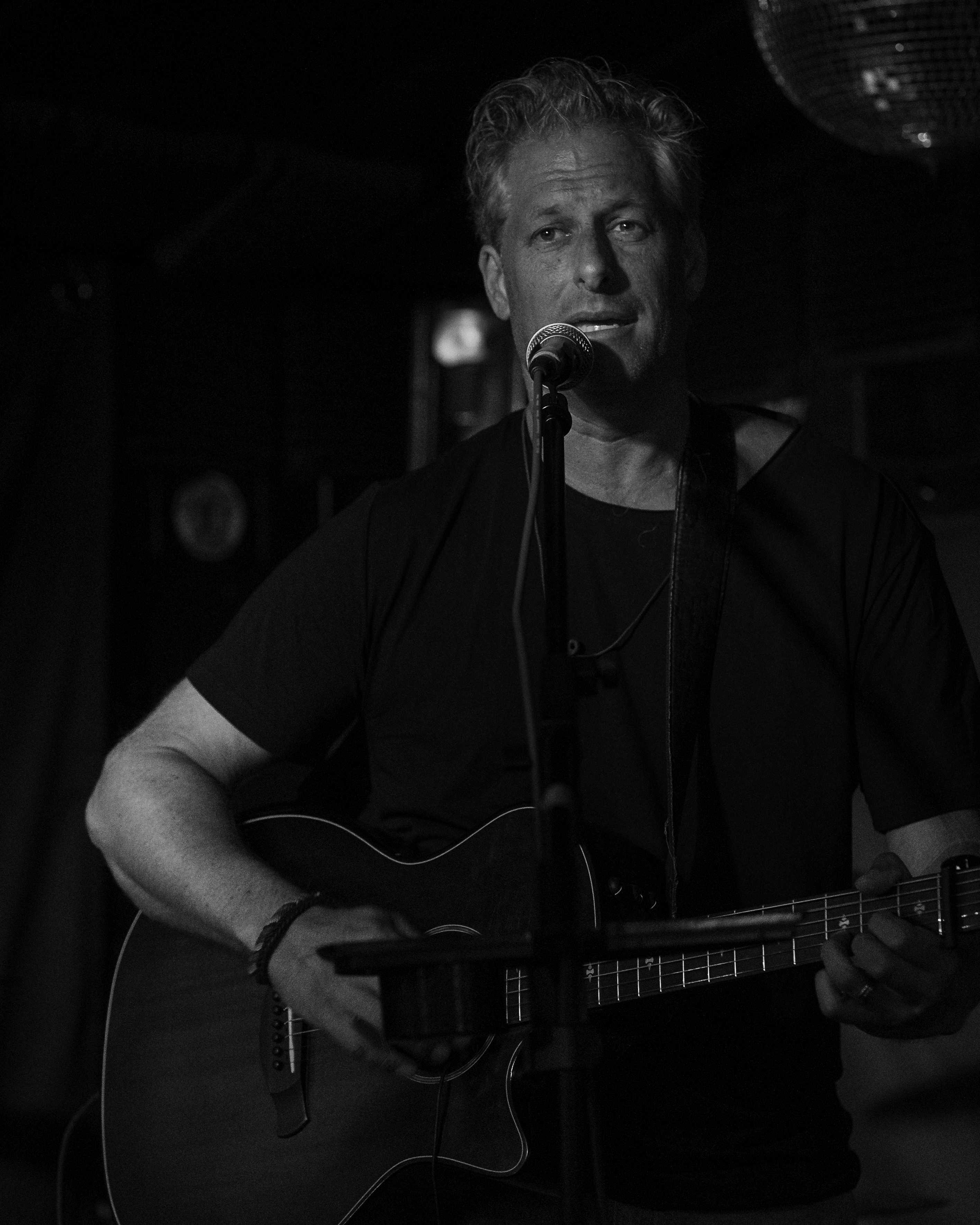 Pascal performing live