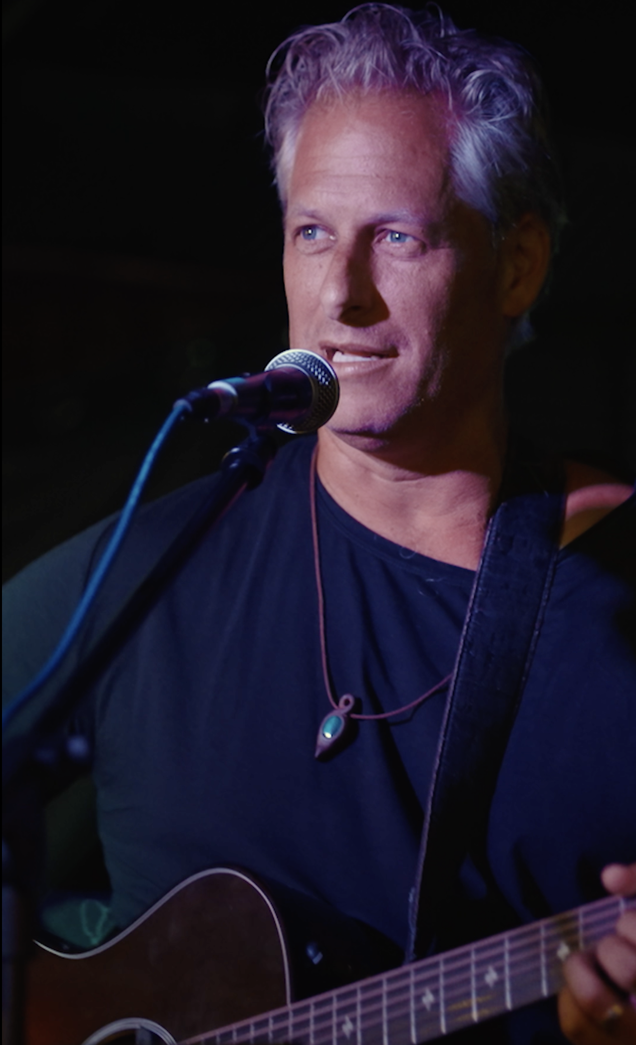 Pascal performing live