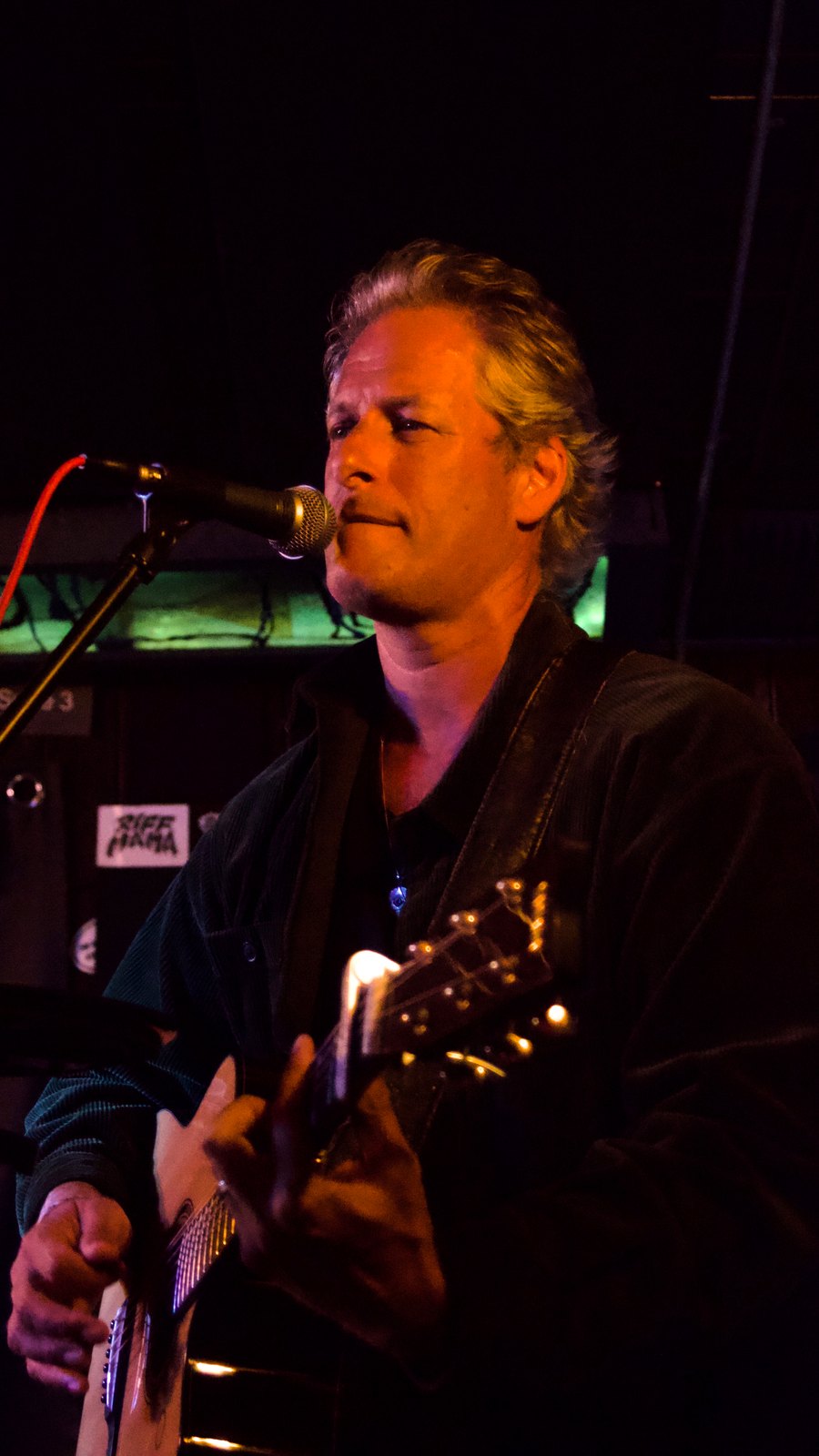 Pascal at the microphone, close up